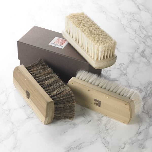 Shoe brushes with natural hair — Choose one from the three types of (a) Dirt remover, (b) Polisher, (c) Finishing brush