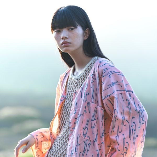 NARABI WARABI (pink) - Ume (Japanese apricot) pattern, Tewsen shirt, wazarashi material, traditional loose-fitting style, unisex