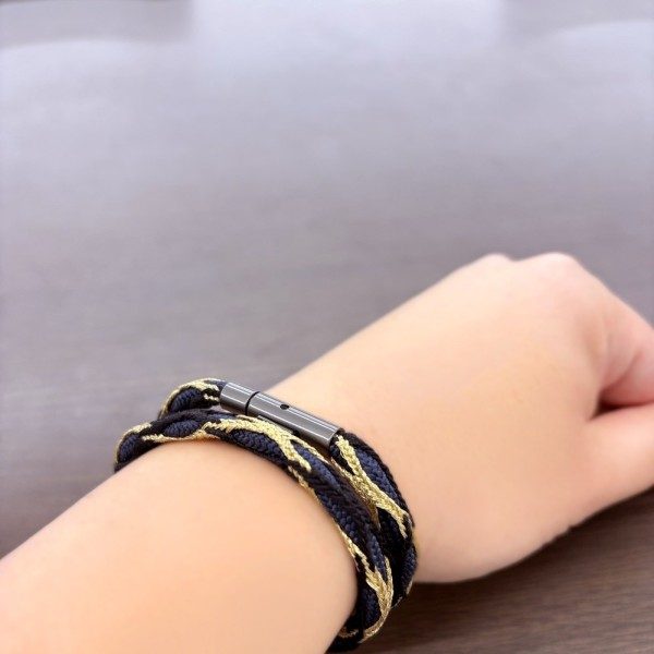RYUKOBO KUMIHIMO Bracelet – Kujaku-gumi – 2-Layer – Charcoal Black & Cherry Blossom Pink